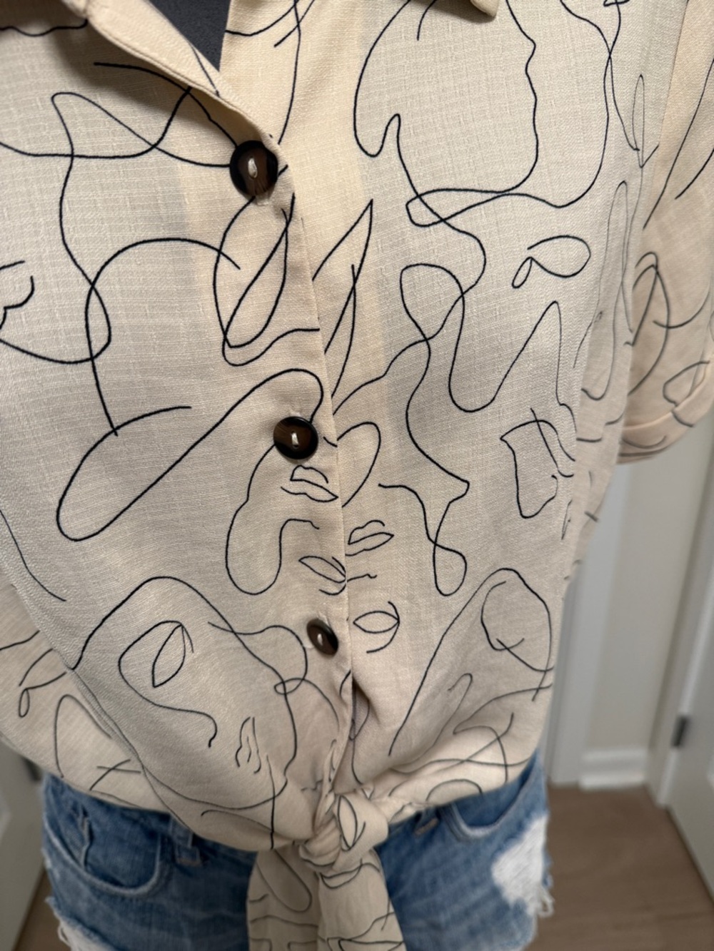 Abstract Line Art Blouse - Picture 10 of 10